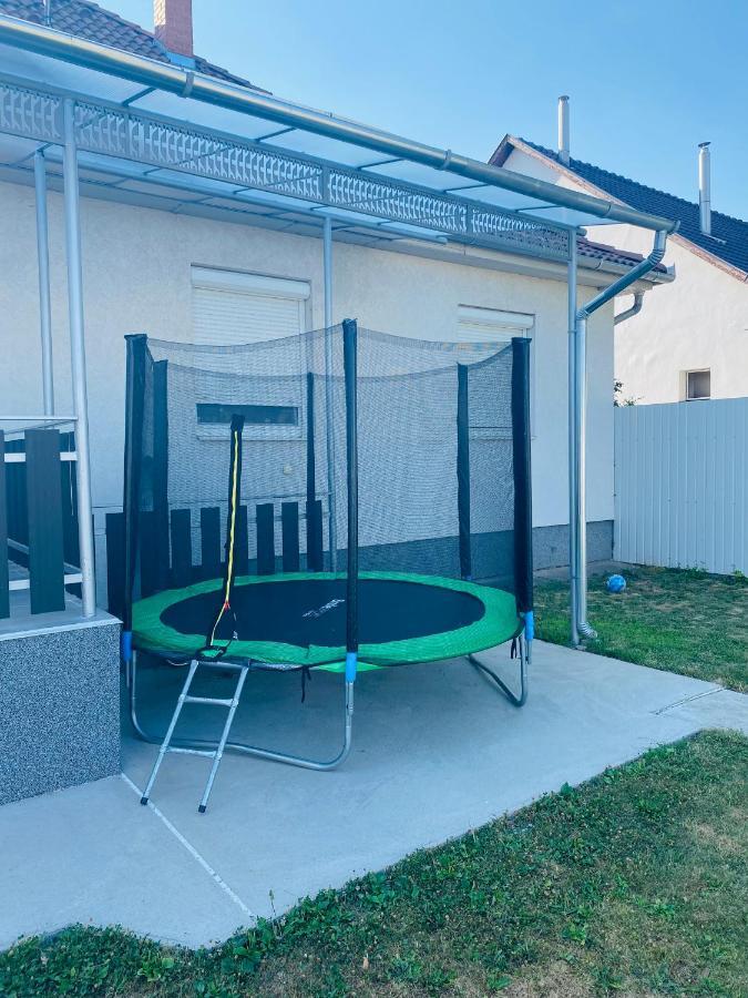 Pandora Pool Apartman Hajdúszoboszló Exteriör bild
