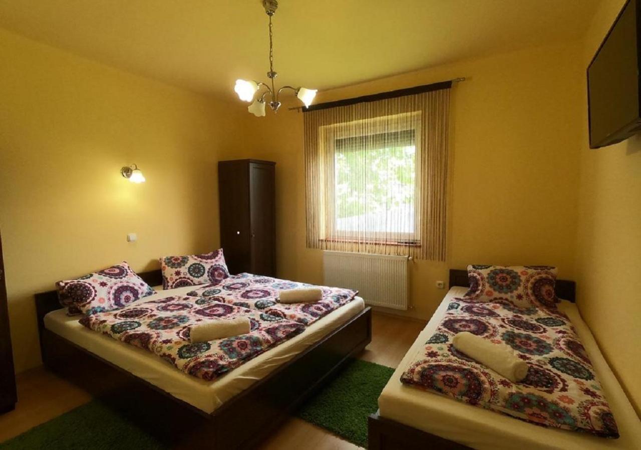 Pandora Pool Apartman Hajdúszoboszló Exteriör bild