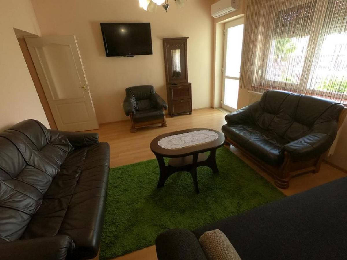 Pandora Pool Apartman Hajdúszoboszló Exteriör bild