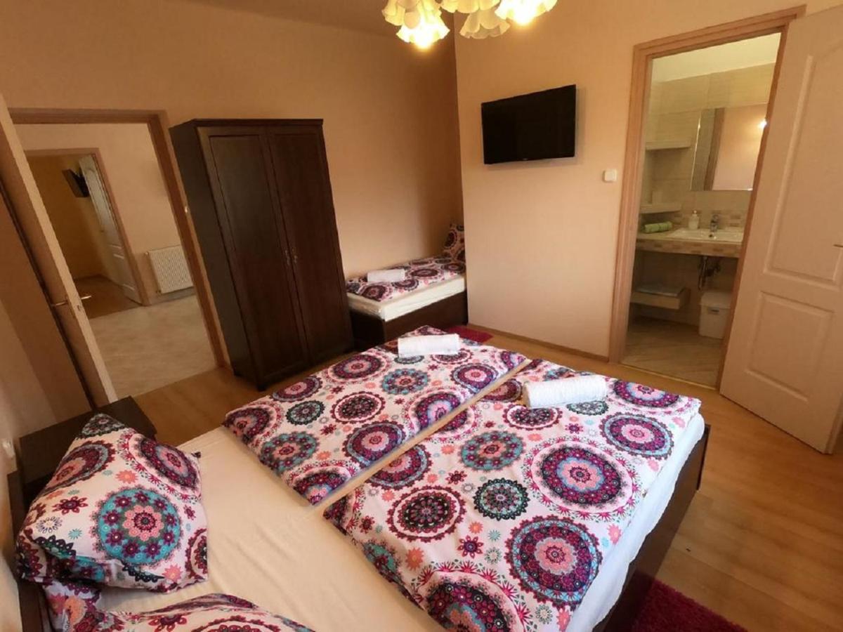 Pandora Pool Apartman Hajdúszoboszló Exteriör bild